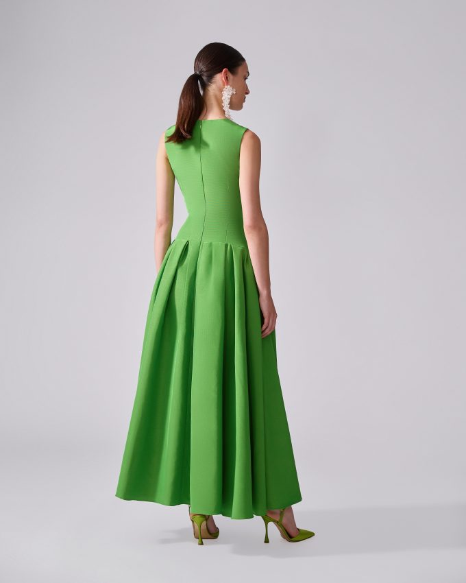 Sleeveless Boat-Neck Maxi Dress