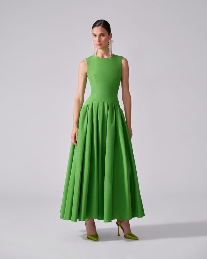Sleeveless Boat-Neck Maxi Dress